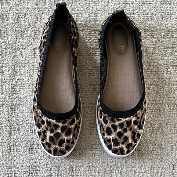 Aubrey Lynn Women's Amelina Slip-On Sneaker - Size 9 - Picture 2 of 5